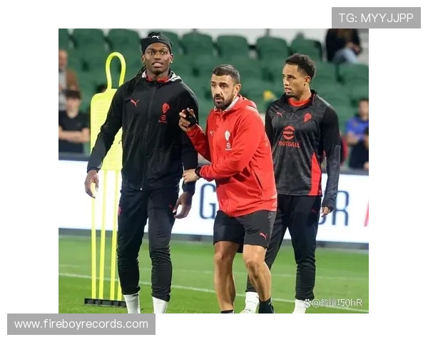 莱切主帅展现战术智慧，球队状态回暖走向胜利轨道