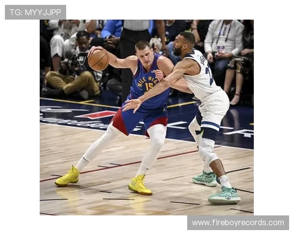 戈贝尔挡拆换防限制约基奇切入 比单防更稳固篮板掌控